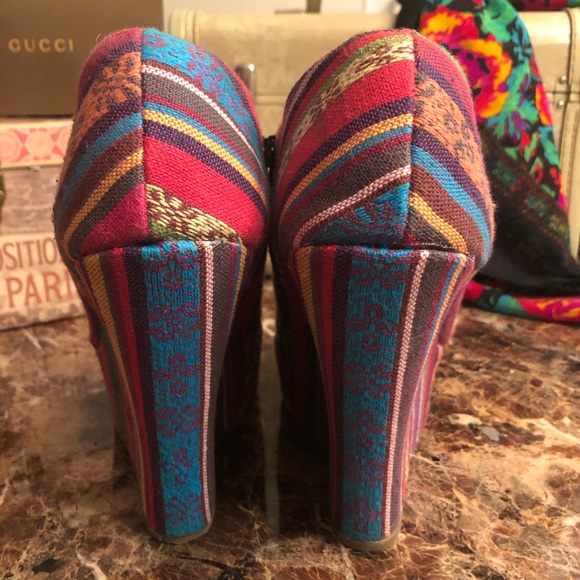 THE ‘5 O’CLOCK SOMEWHERE’ WEDGES - Picture 6 of 8